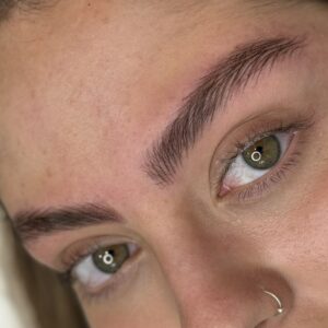 MICROPIGMENTACIÓN CEJAS EFECTO PELO A PELO